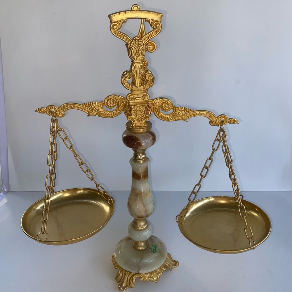 Vintage scale of justice Onyx of Pakistan Gold tone